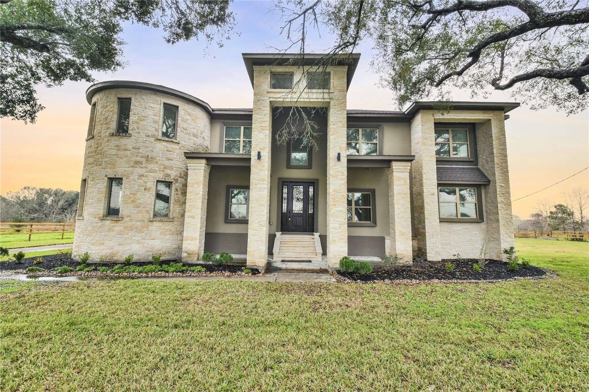 Pearland, TX 77581,7737 Brookside RD