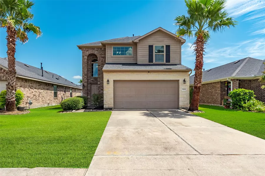 5203 Lagoon CT, Bacliff, TX 77518