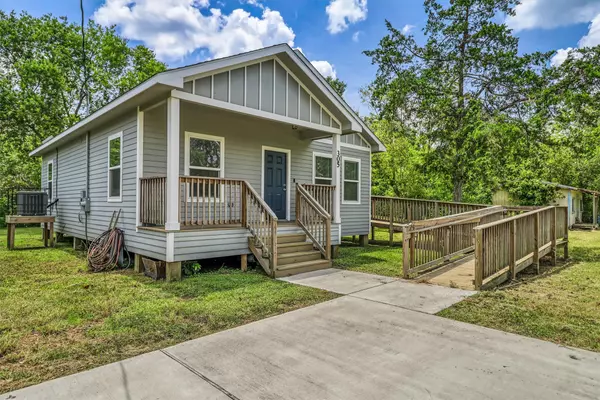 Fresno, TX 77545,305 Evergreen ST