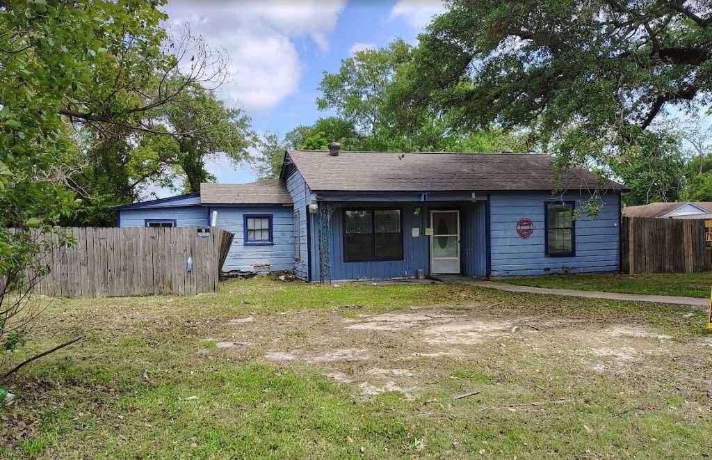 2241 Cross LN, Orange, TX 77630