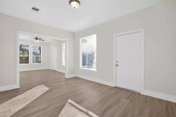 Brenham, TX 77833,304 W Vulcan ST