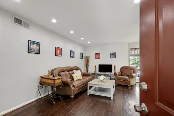 Houston, TX 77006,421 Emerson ST #6