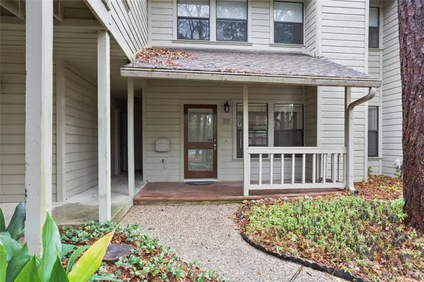 The Woodlands, TX 77380,28 Sawmill Grove LN