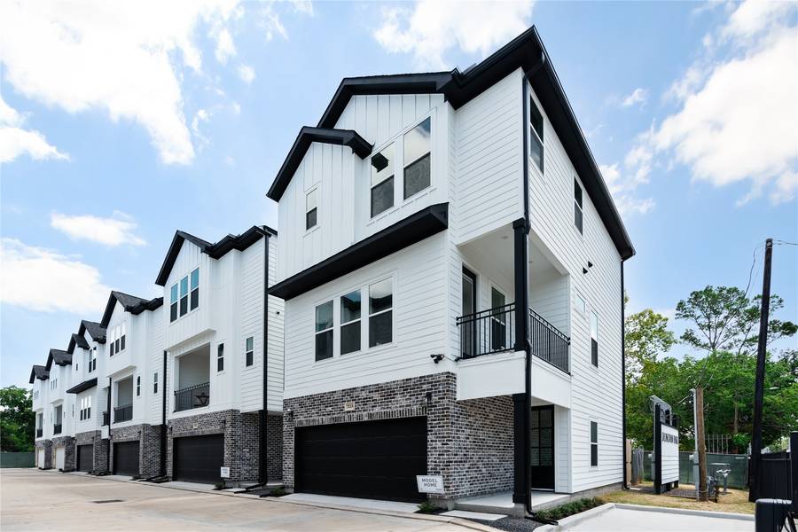 712 W Donovan ST #B, Houston, TX 77091