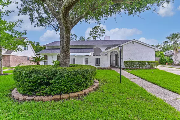 18330 Cape Bahamas LN, Houston, TX 77058