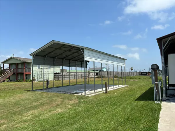 992 S Monkhouse DR, Crystal Beach, TX 77650