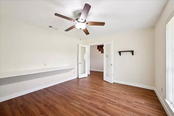 Pinehurst, TX 77630,3335 Old Castle LN
