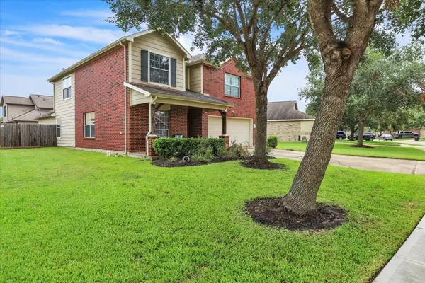 3316 Trail Hollow DR,  Pearland,  TX 77584