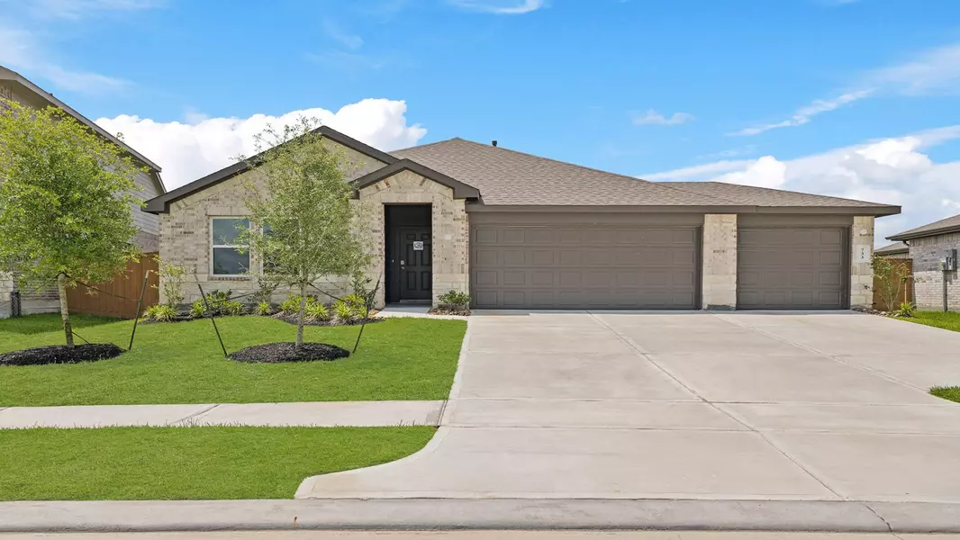 733 Nueces LN, Dayton, TX 77535