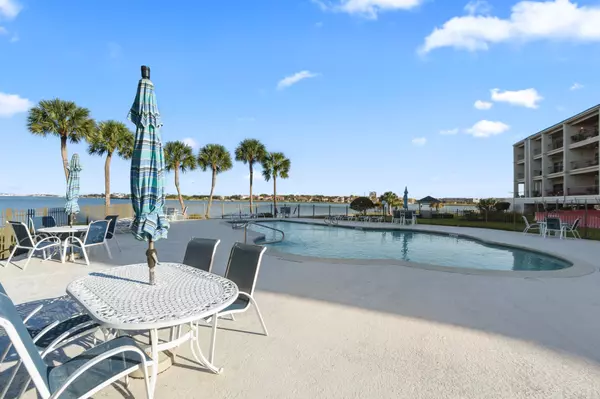 Nassau Bay, TX 77058,351 Lakeside LN #305
