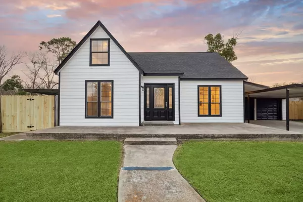 Baytown, TX 77520,1201 Olive ST