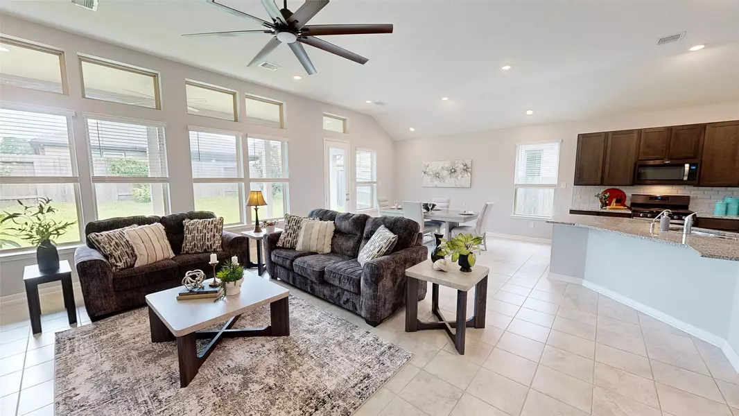 8744 Ute Creek LN, Magnolia, TX 77354