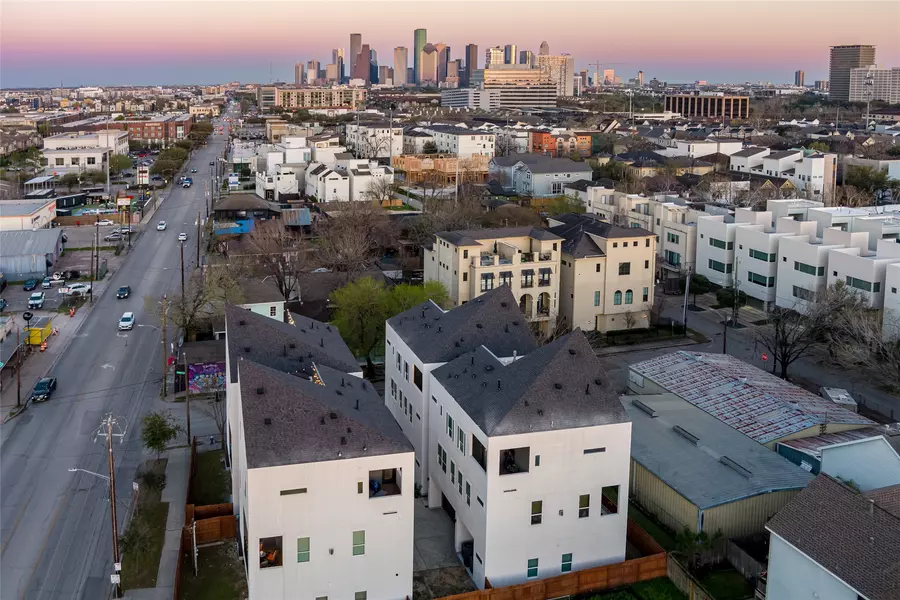 915 Thompson ST, Houston, TX 77007