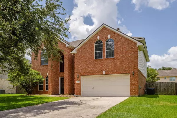 3005 Diamond Bay DR, Dickinson, TX 77539