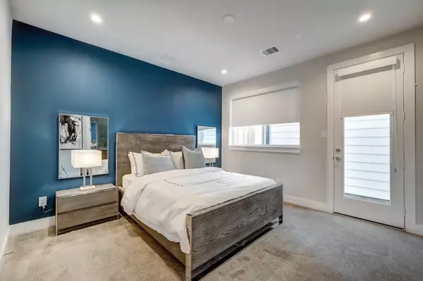 Houston, TX 77057,5853 Dolores ST