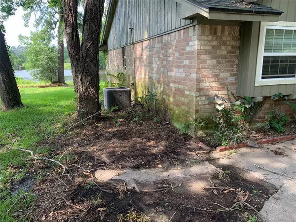 Conroe, TX 77385,413 Brook Hollow DR