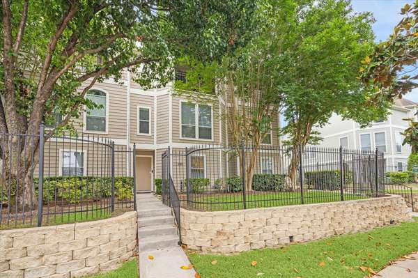 1244 W 18th ST, Houston, TX 77008