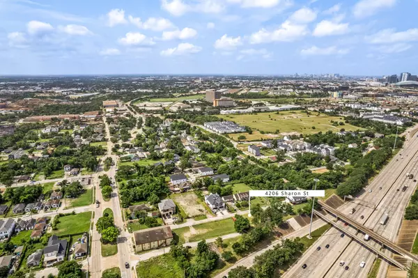 4206 Sharon ST, Houston, TX 77020
