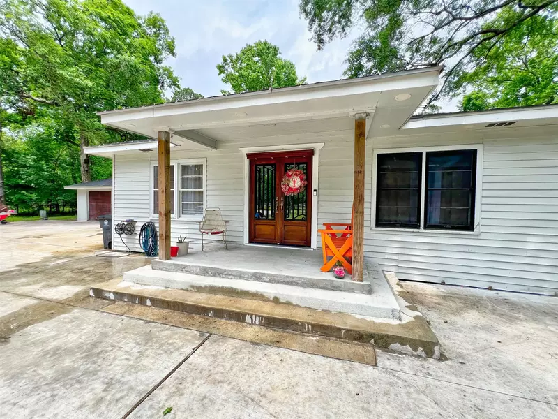 947 1/2 Lake Glen RD, Huffman, TX 77336