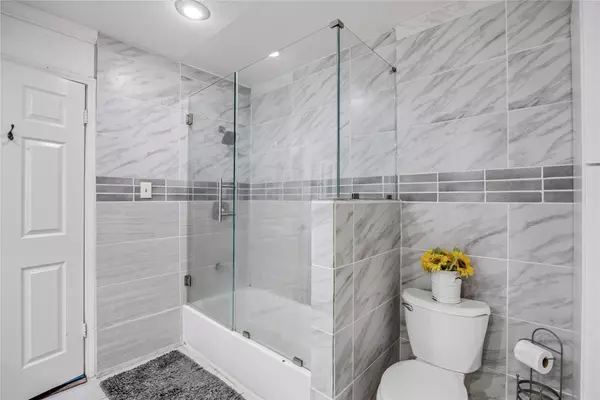 Houston, TX 77057,2574 Marilee LN #2