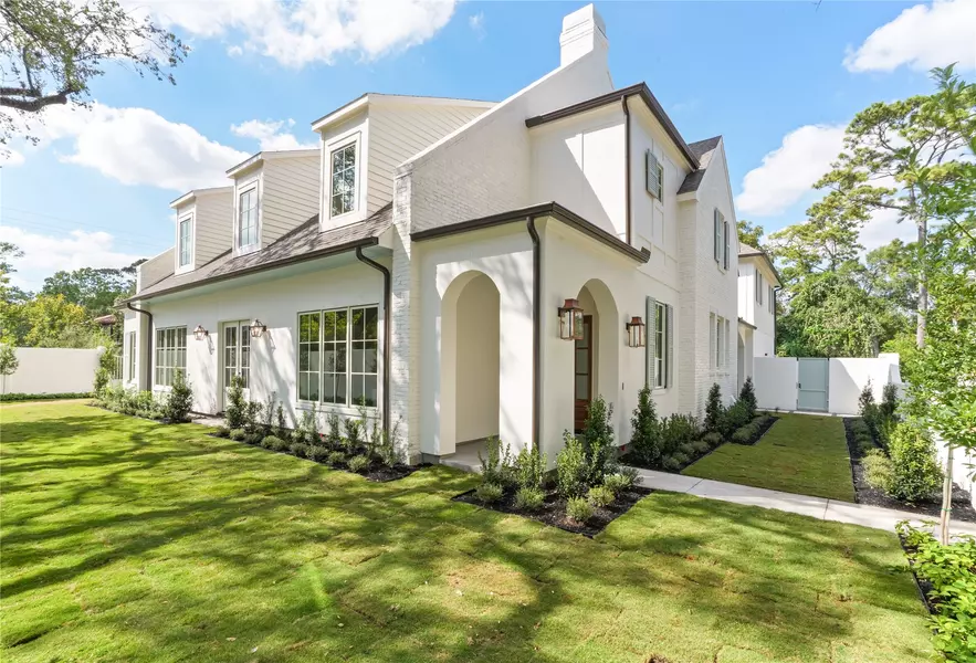 10801 Long Shadow Lane, Hunters Creek Village, TX 77024