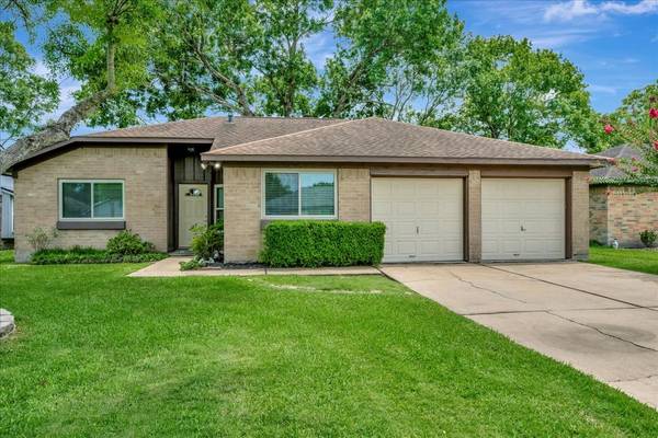 2905 Marlin CT, League City, TX 77573