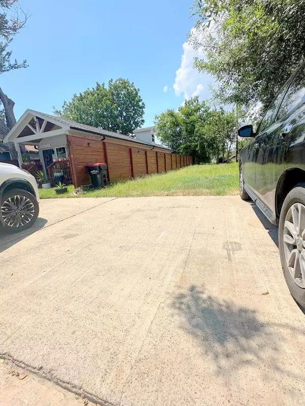 Baytown, TX 77520,1315 Pine ST