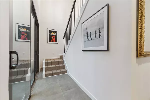 Houston, TX 77027,10 S Briar Hollow LN #55