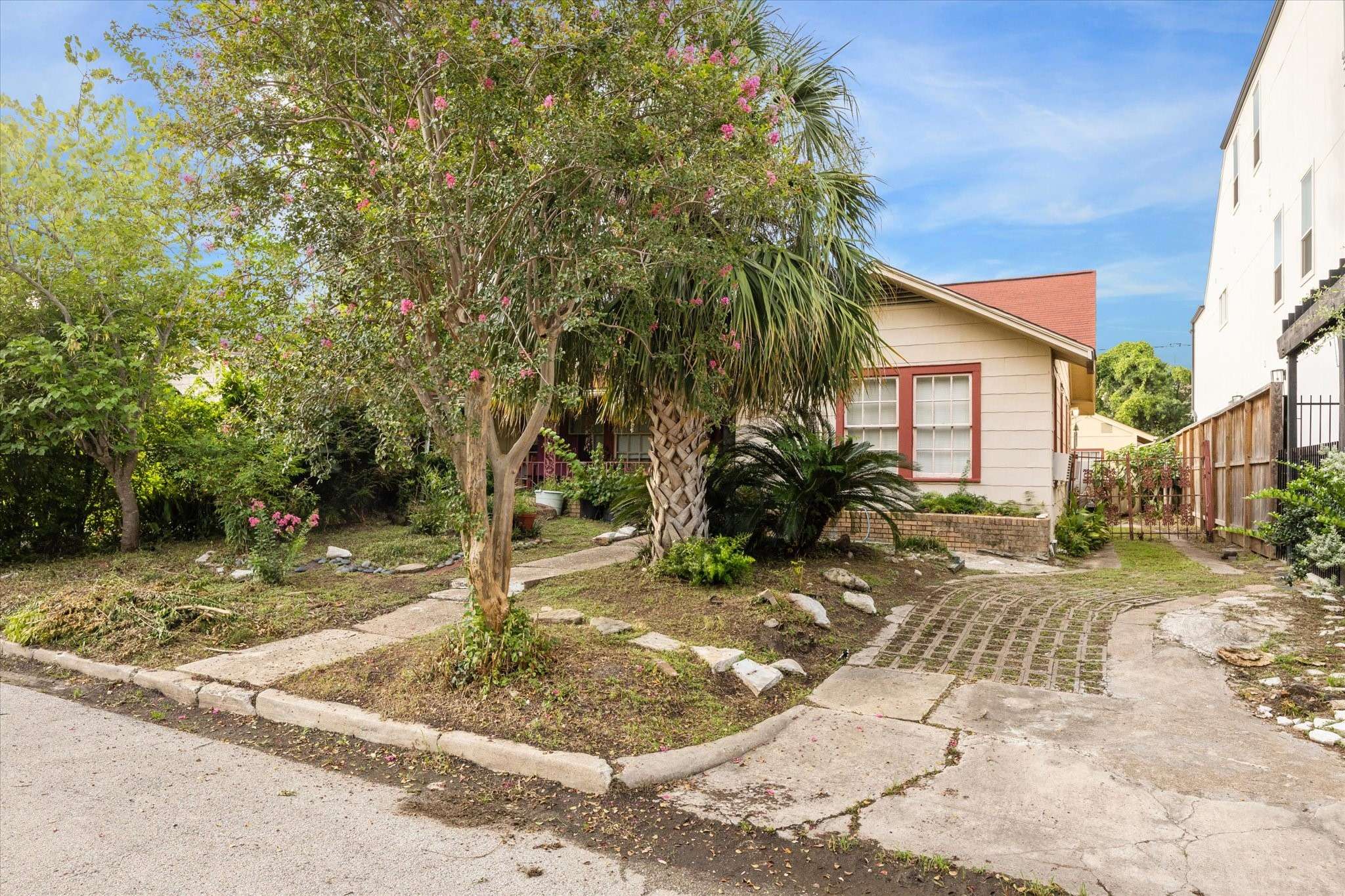Houston, TX 77005,2434 Wroxton RD #6