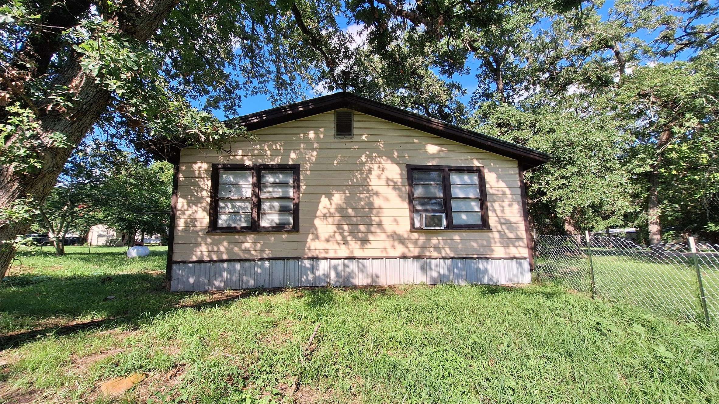 Rockdale, TX 76567,263 Oaklawn DR