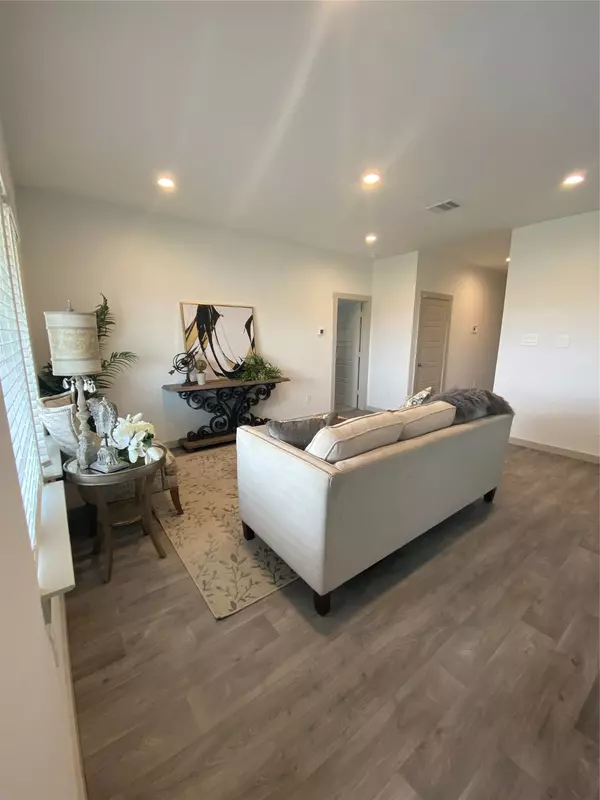 Rosharon, TX 77583,7730 Robert LN