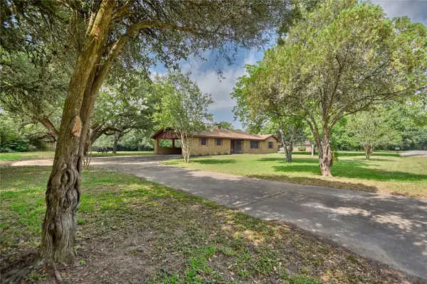 Columbus, TX 78934,109 Mesquite ST