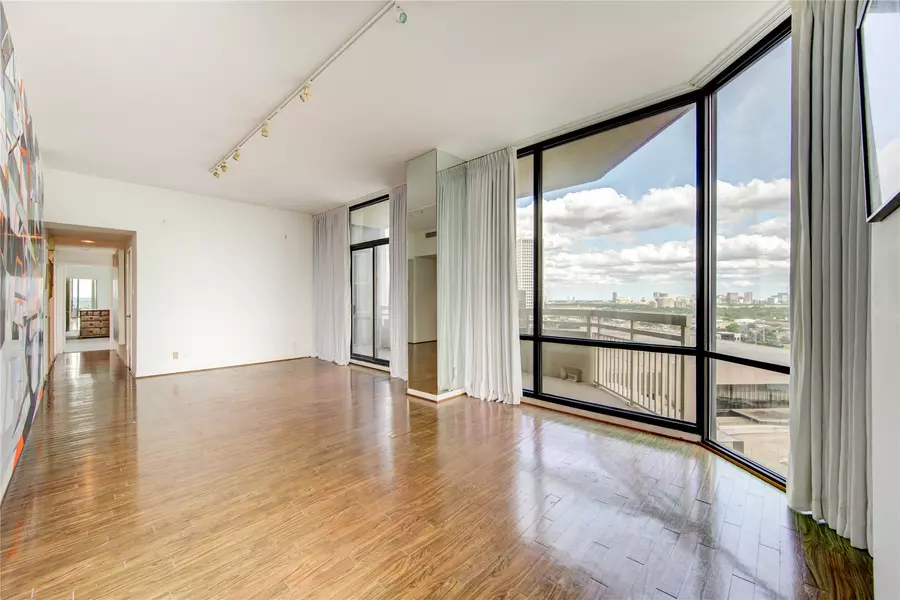 14 Greenway PLZ #19P, Houston, TX 77046