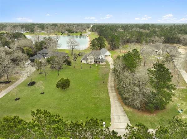 8543 Crown Lake CT, Montgomery, TX 77316