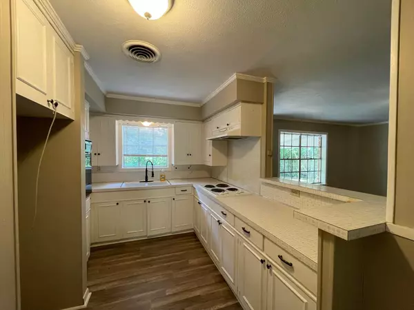 Crockett, TX 75835,207 E Homewood DR