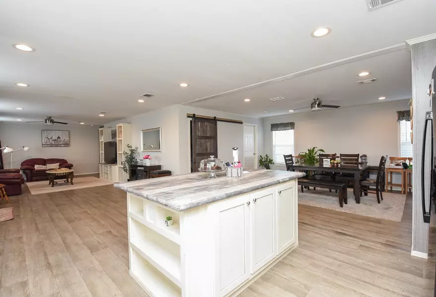 700 Road 5505, Cleveland, TX 77327