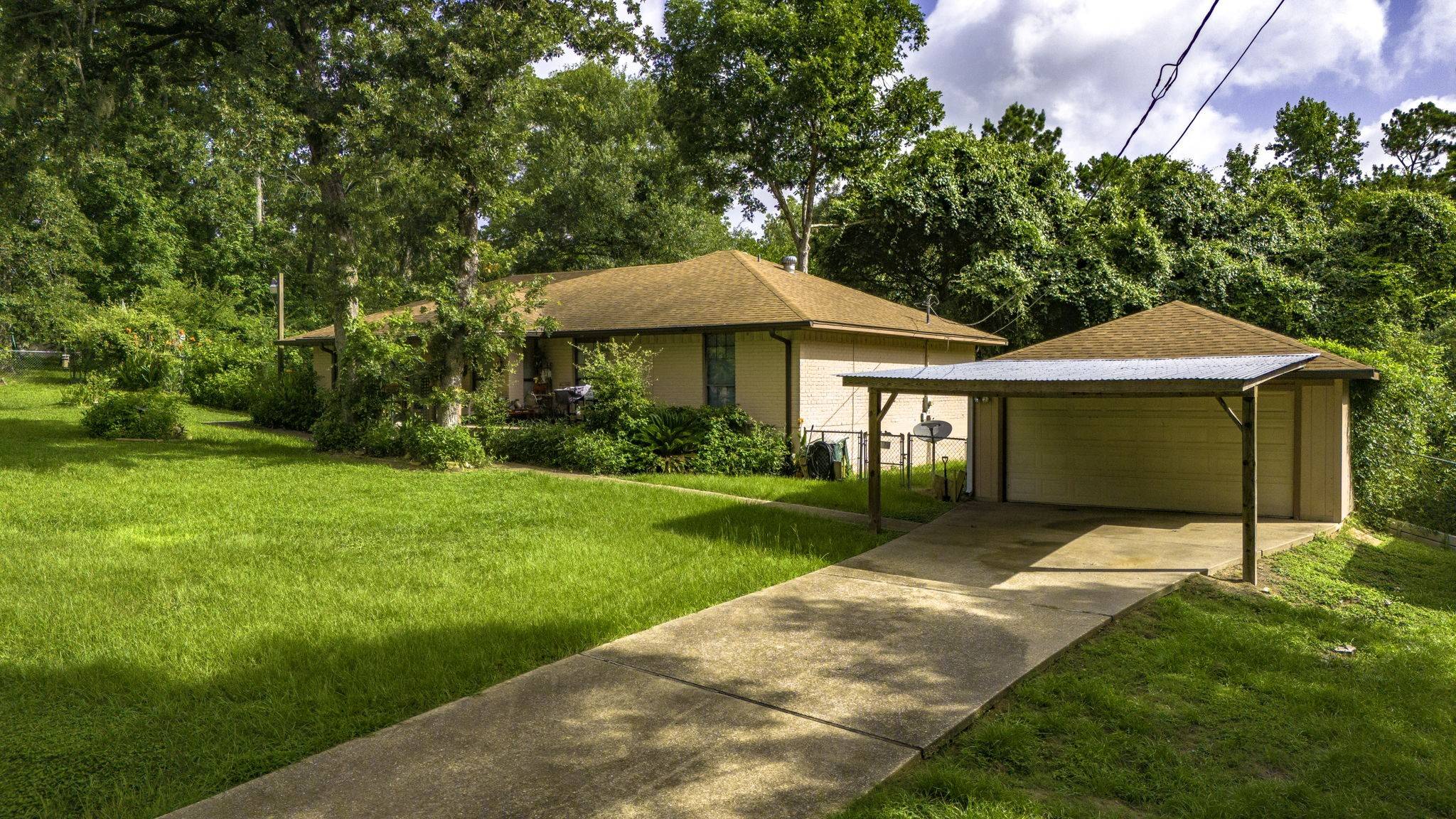 91 Dogwood PL, Point Blank, TX 77364