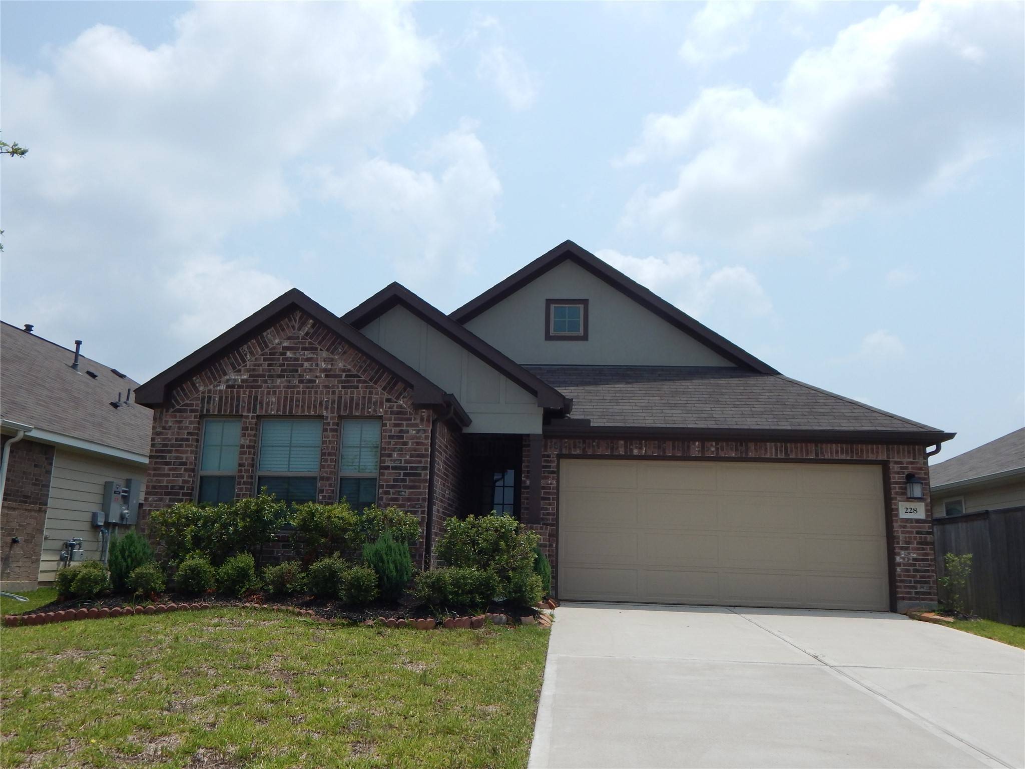 228 Rustic Ridge CIR, Magnolia, TX 77354