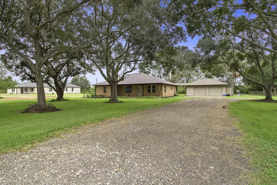 9819 Ironwood LN, Fairchilds, TX 77469