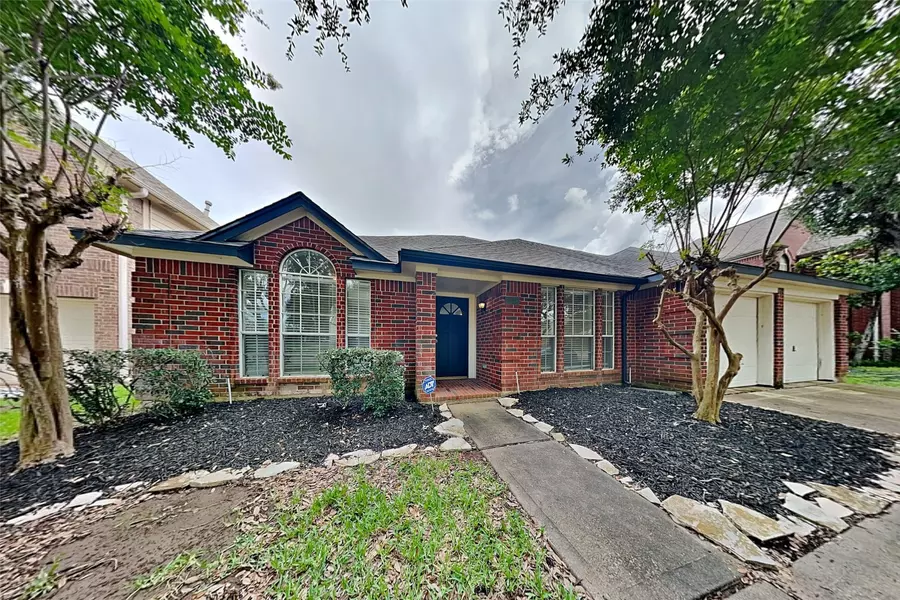 7538 Orchard Hills LN, Sugar Land, TX 77479