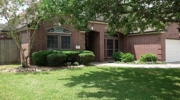 115 Warbler CT, Richwood, TX 77531