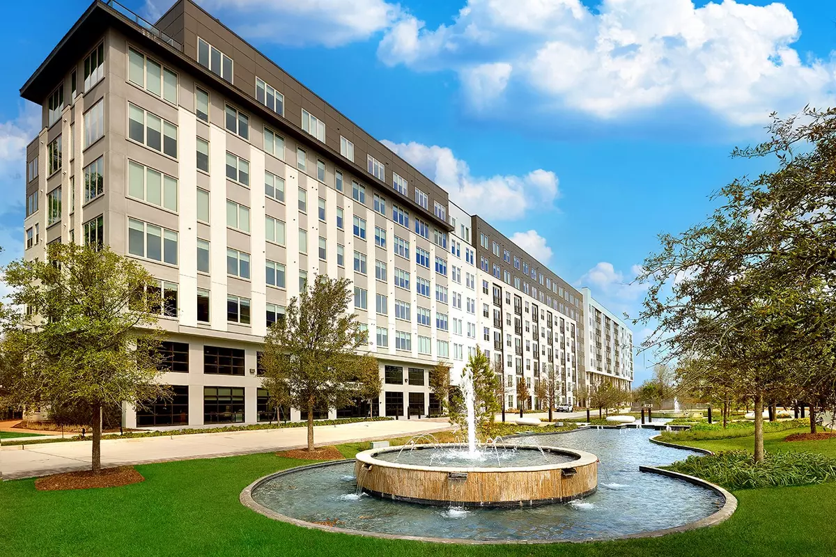 The Woodlands, TX 77380,8900 Six Pines DR #672