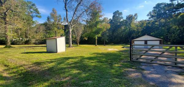 302 Waterfall DR, Huffman, TX 77336