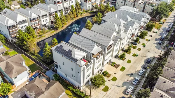 Houston, TX 77008,1243 W 15th 1/2 ST