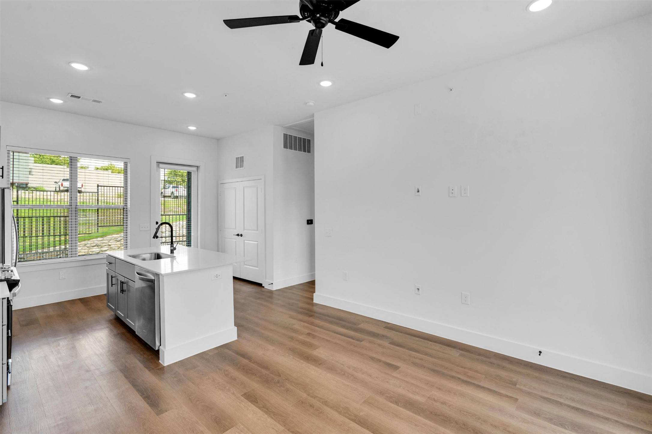 Garland, TX 75040,1901-605 Bernard ST