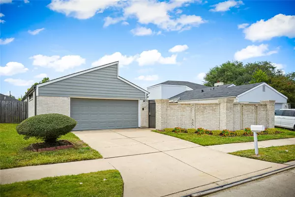 7010 Villa Del Sol DR, Houston, TX 77083
