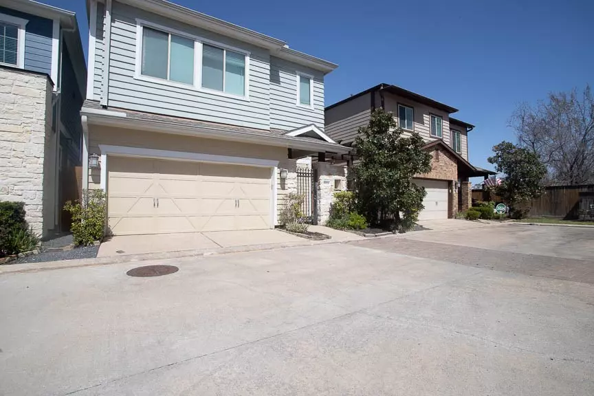 8804 Narrow Leaf ST, Houston, TX 77080