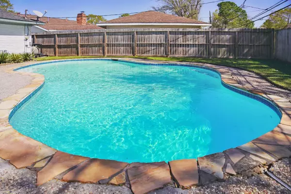 La Porte, TX 77571,10430 Shell Rock Road