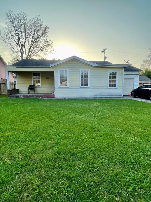 1208 Eastman ST,  Pasadena,  TX 77506