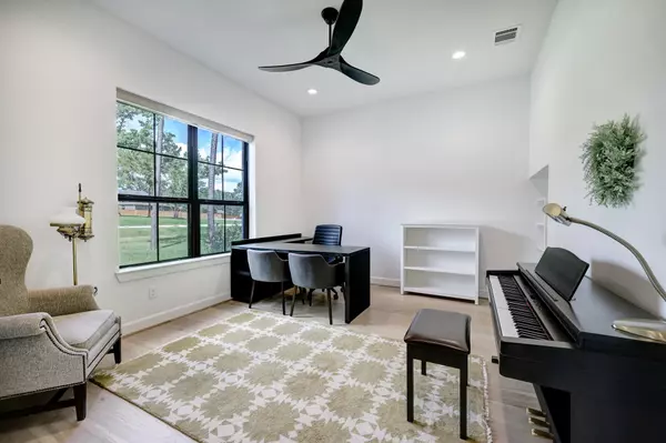 Magnolia, TX 77354,21368 Ladybird LN